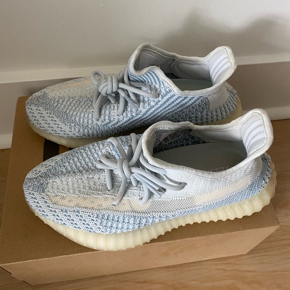 Yeezy Boost 350 V2 - Picture 3 of 3